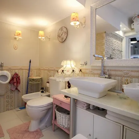 Вилла Luxurious House In Downtown *